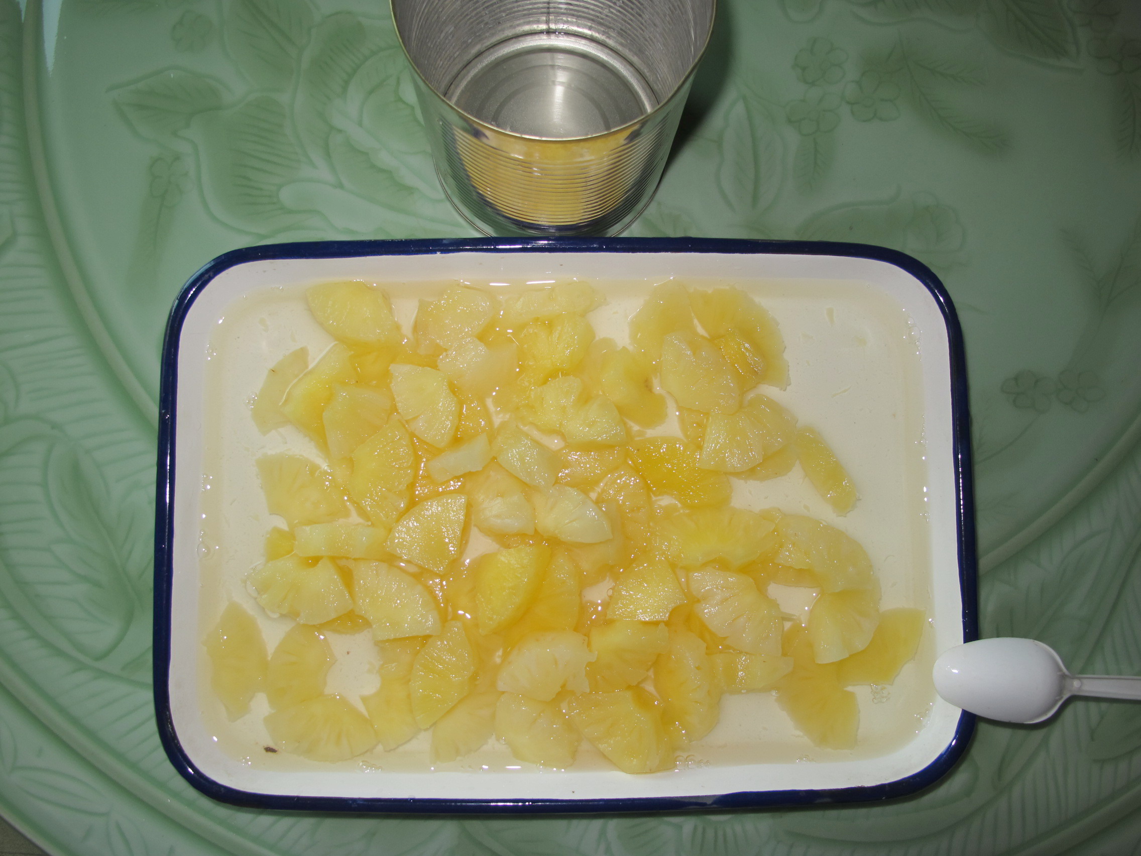 Canned Pineapple Pieces in 850g