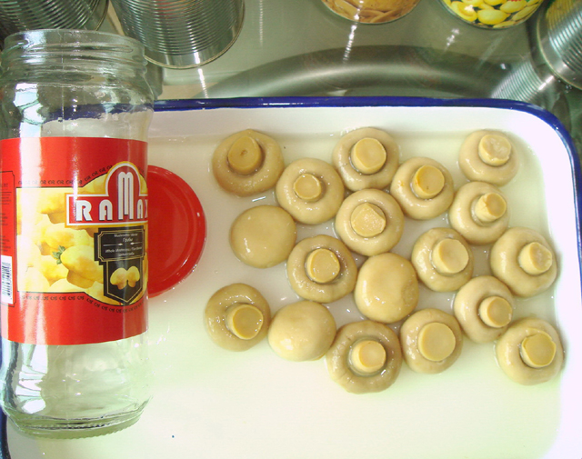 580ml Mushroom Whole in Glass Jar