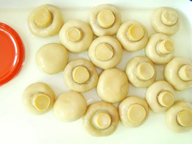 720ml Mushroom Whole in Glass Jar